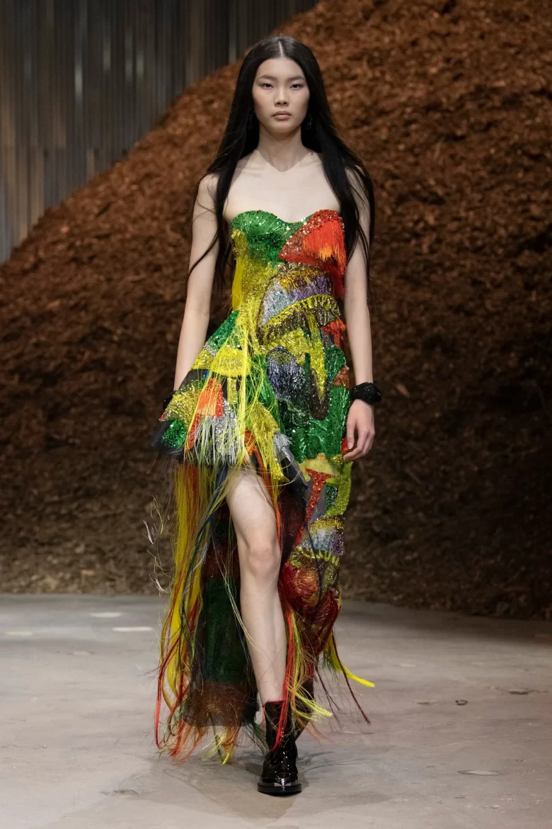 00025-alexander-mcqueen-fall-2022-ready-to-wear-credit-brand