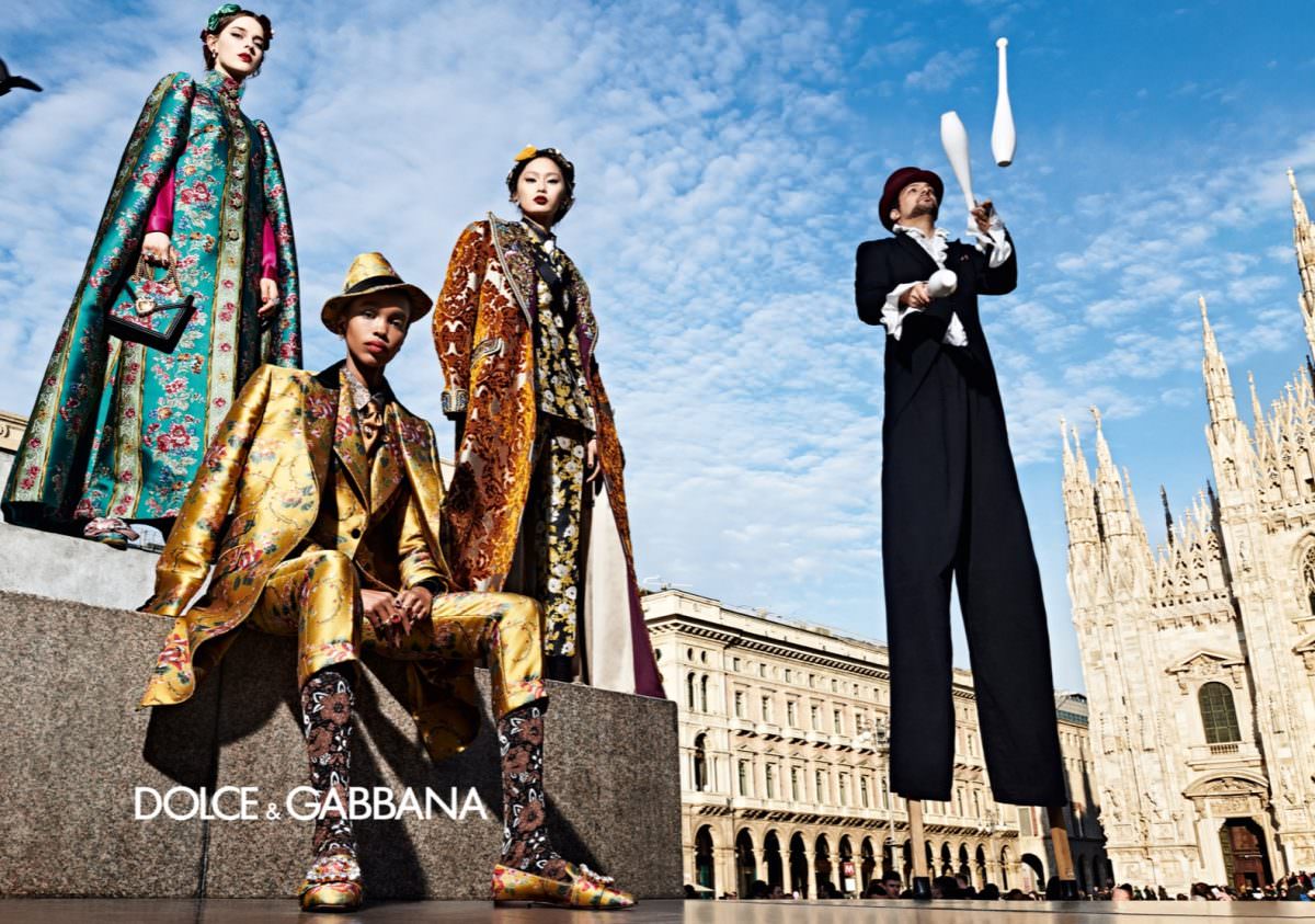 1568340290portfolio_wide_dolceandgabbanawinter2020womanadvertisingcampaign02