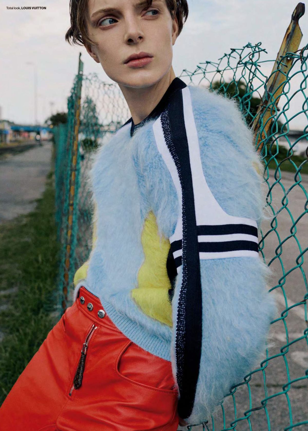 gallery_model_e23rw6niftqa