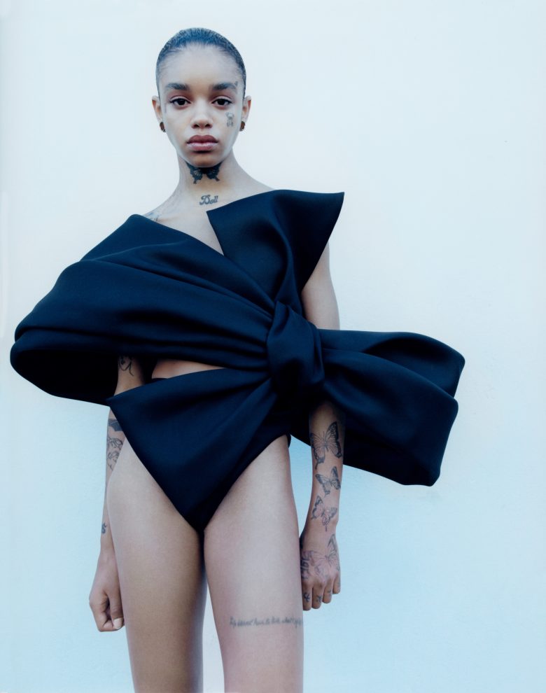 6-dolly-twin-magazine-by-lola-banet-unit-model-management-belgium