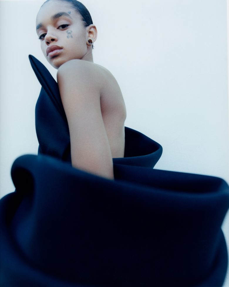 7-dolly-twin-magazine-by-lola-banet-unit-model-management-belgium