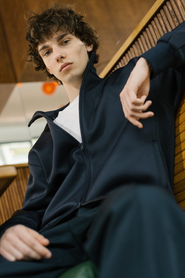 large-1713173650-0ed8f34e7b1b4a2349bb2017a444f7a9