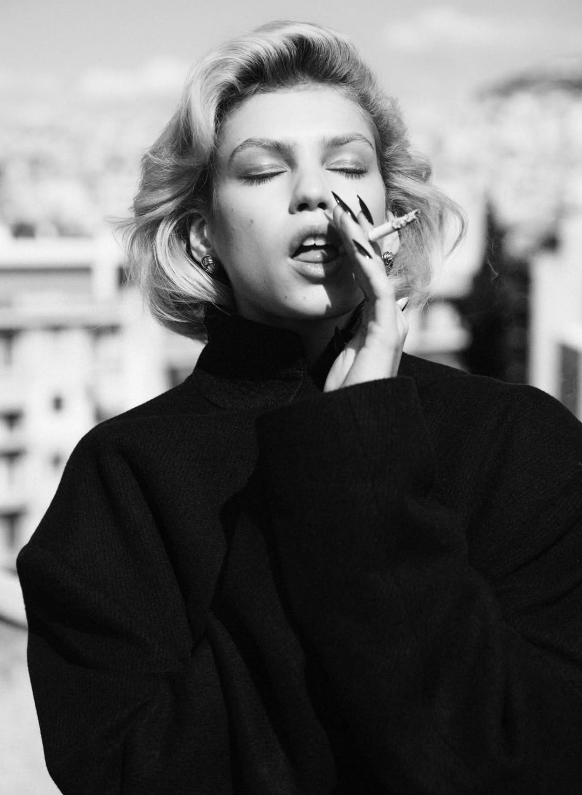 2-rosa-e-main-book-mirrrs-models-gmbh