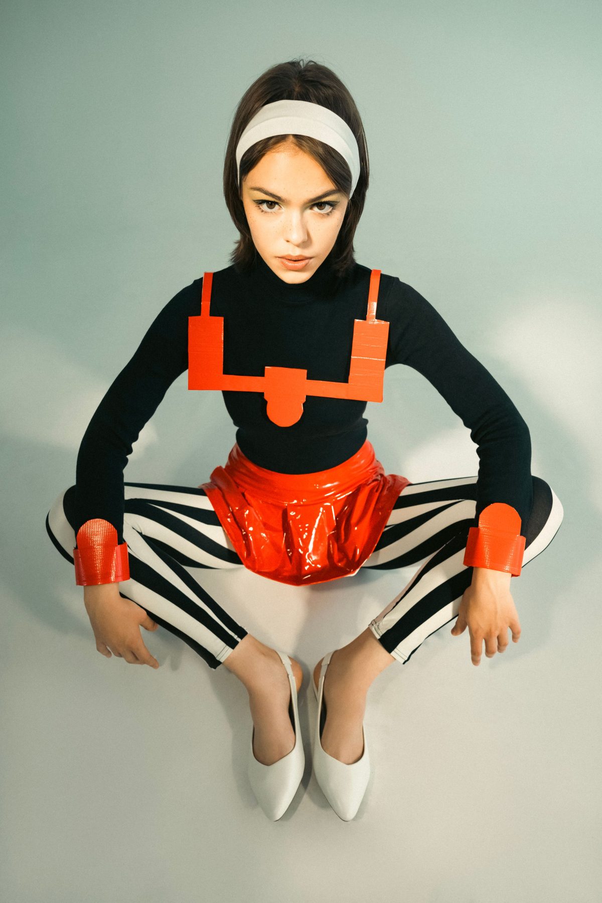 24-mila-v-main-book-ivet-fashion-ltd
